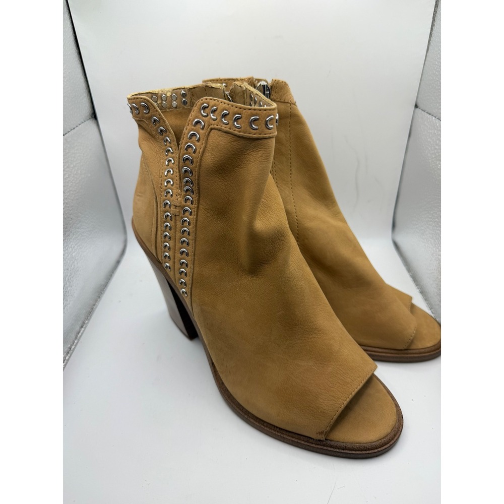 Vince Camuto Kemelly Tan Leather‎ Peep Toe Grommet Block Heel Booties 6.5 M